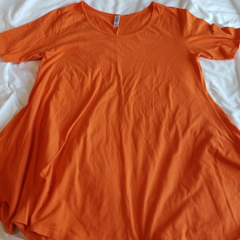 LulaRoe Perfect T